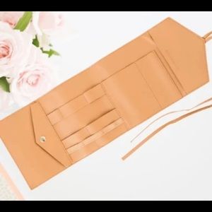 Glass, Ladder, & Co KATHERINE TECH ROLL UP